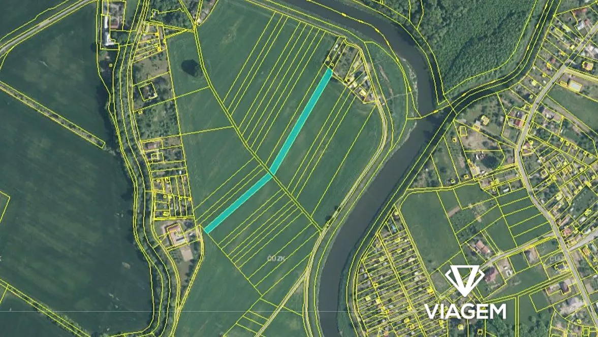Prodej podílu 1/3 pole 1307 m²